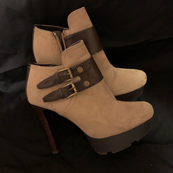 Heels - Picture 4 of 4